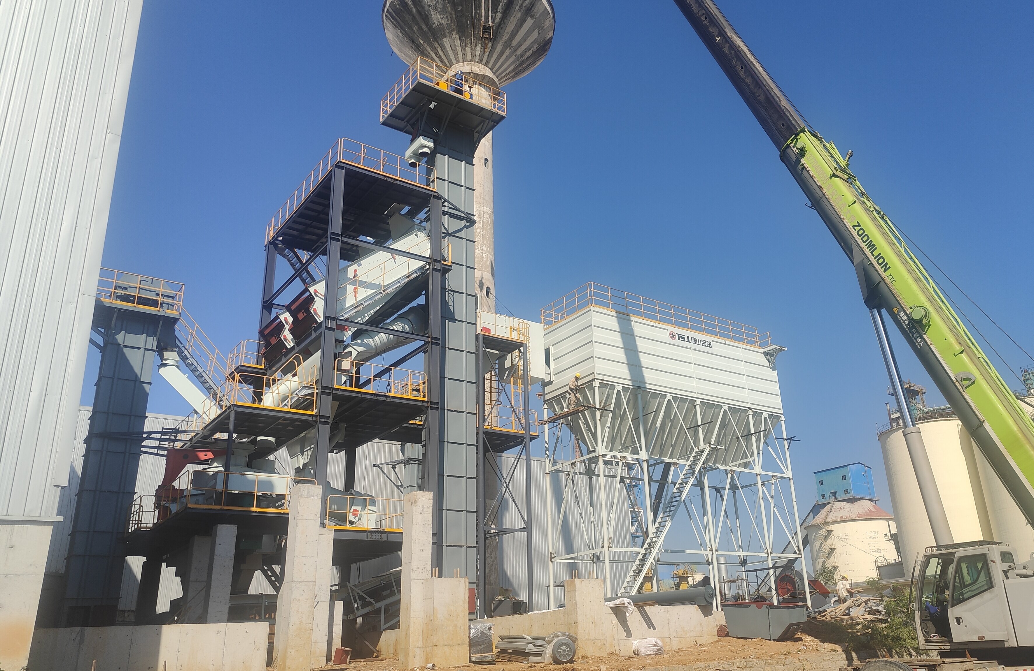 建筑垃圾堆成山？制砂樓一鍵 “點(diǎn)石成金”！